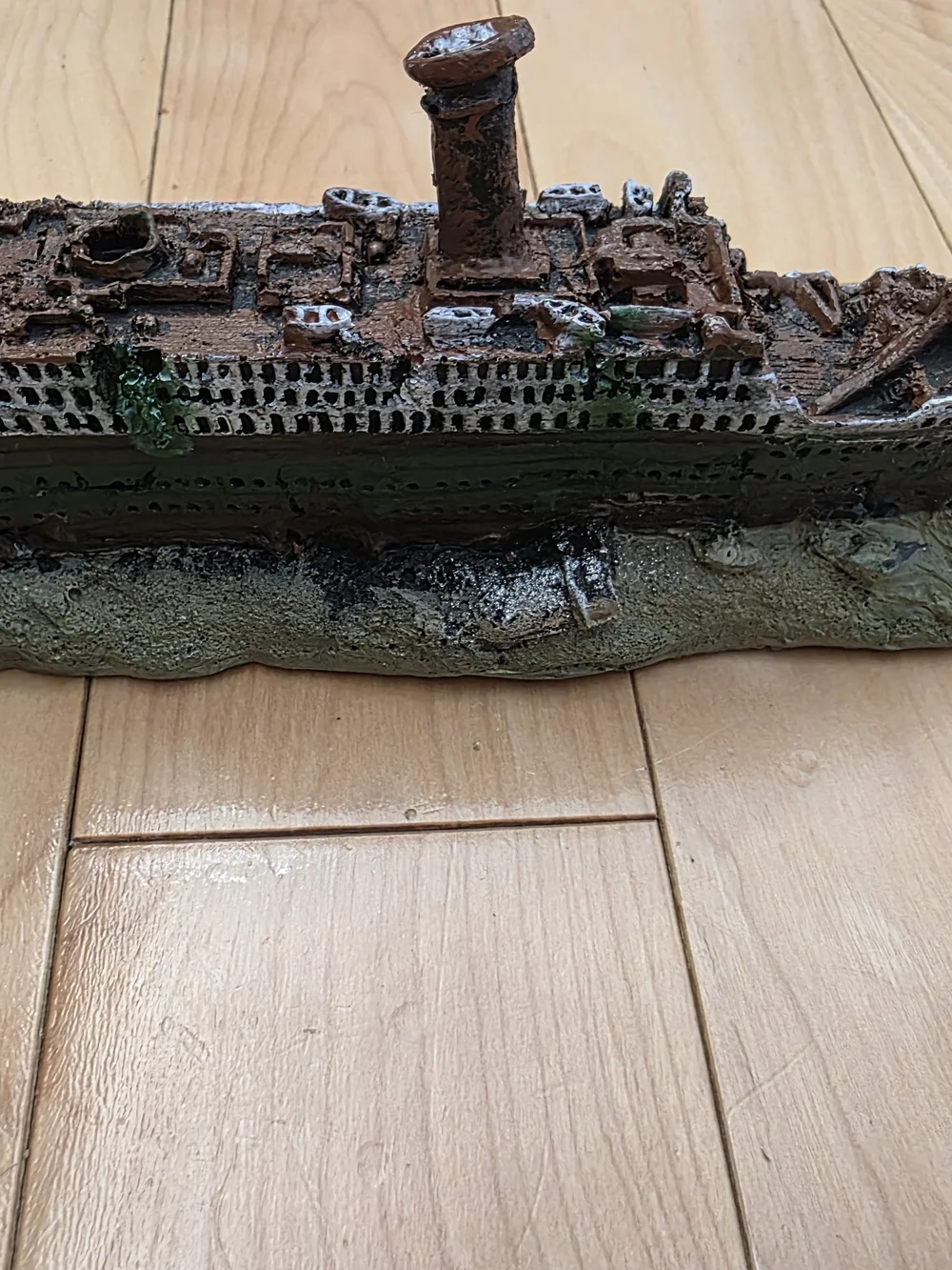 Shipwreck Aquarium Ornament - Brown & Green